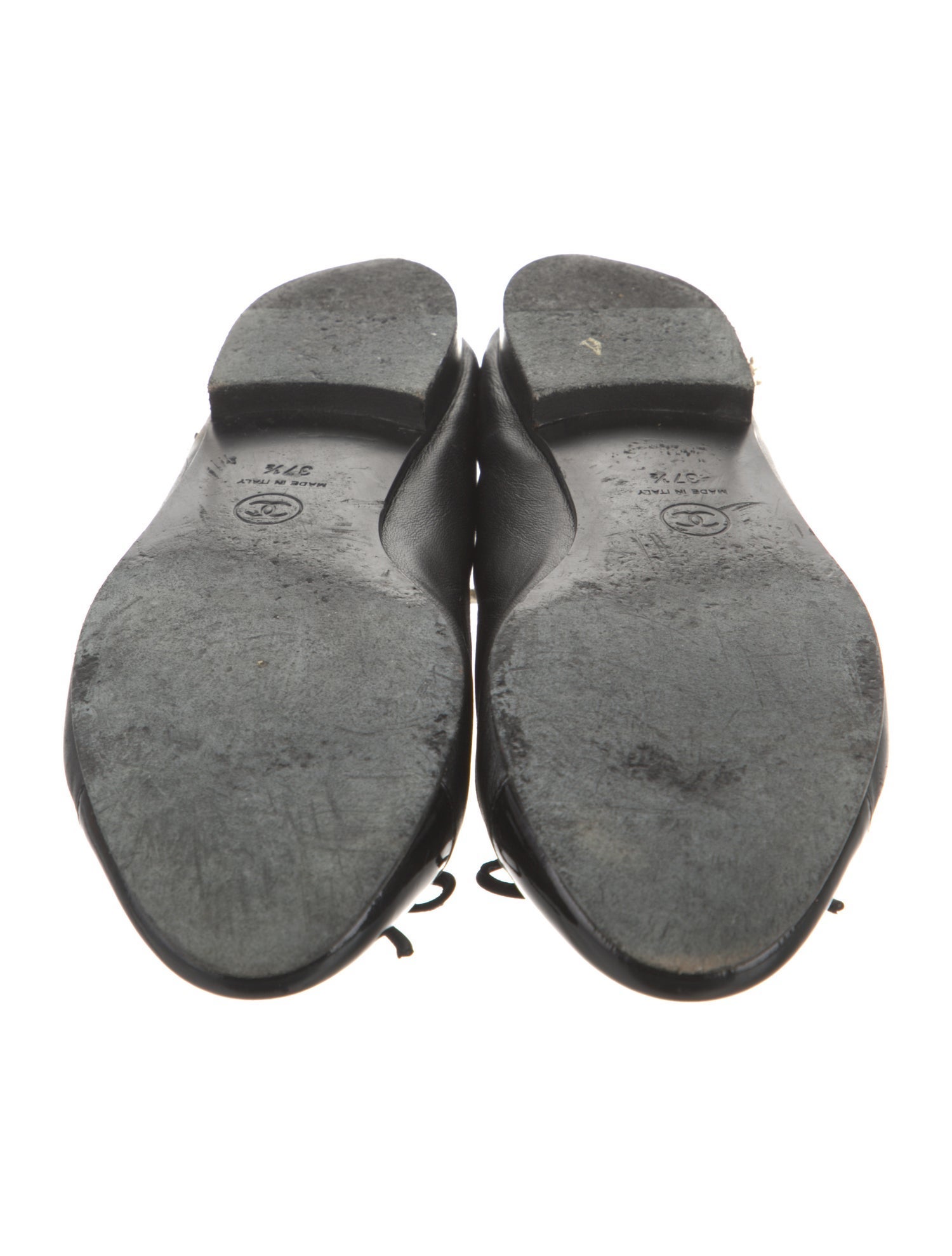 Chanel Interlocking CC Logo Leather Ballet Flats